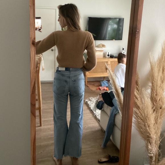 RARE Re/Done Cropped Flare Jeans - Picture 3 of 6